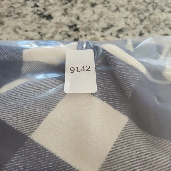 LL Bean Womems Flannel Shirt Size XL Navy White Buffalo Plaid Organic Cotton - Picture 10 of 11